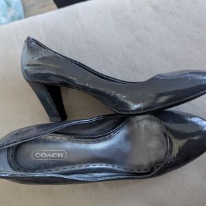 COACH "SHERI" Patent Leather Classic BLACK Heels Sz 8 B